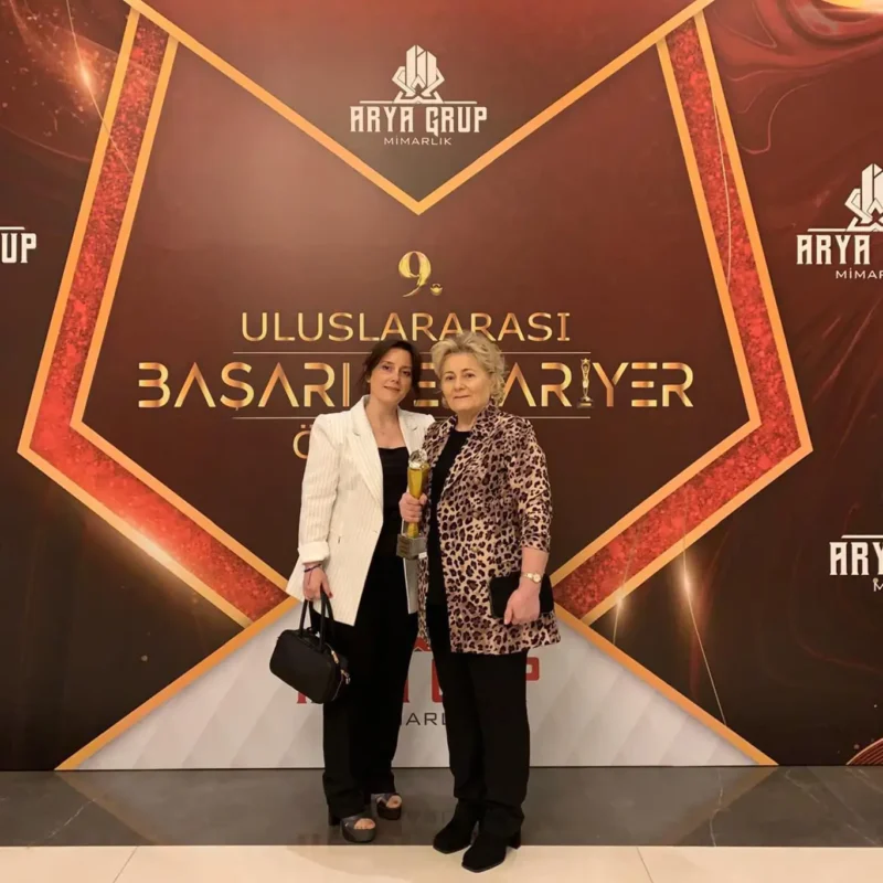 FREE ENERGY BOX’A  YILIN EN BAŞARILI YERLİ ENERJİ PROJESİ ÖDÜLÜ GELDİ
